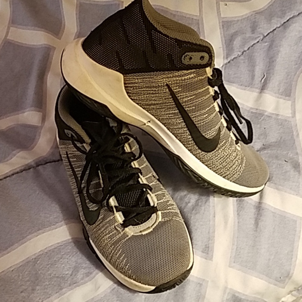 Nike Zoom Ascention size 5.5Y